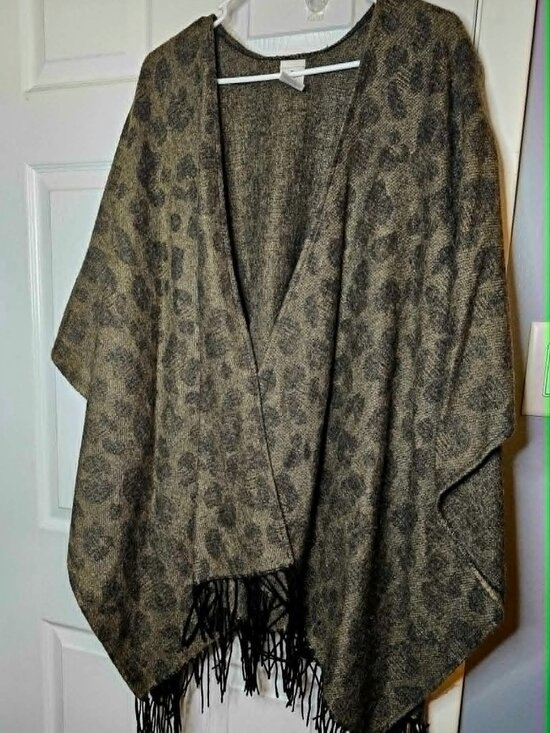 Woolrich Accessories - Woolrich Womens Open Front Shawl Poncho Sweater Brown Leopard Print Fringes OS